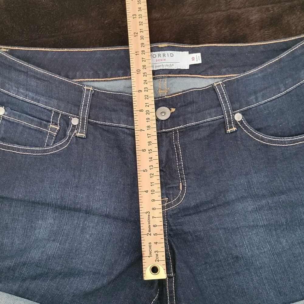Torrid Denim Shorts Womens Size 10 Blue Stretch Mid Rise Jean Shorts - Picture 7 of 10
